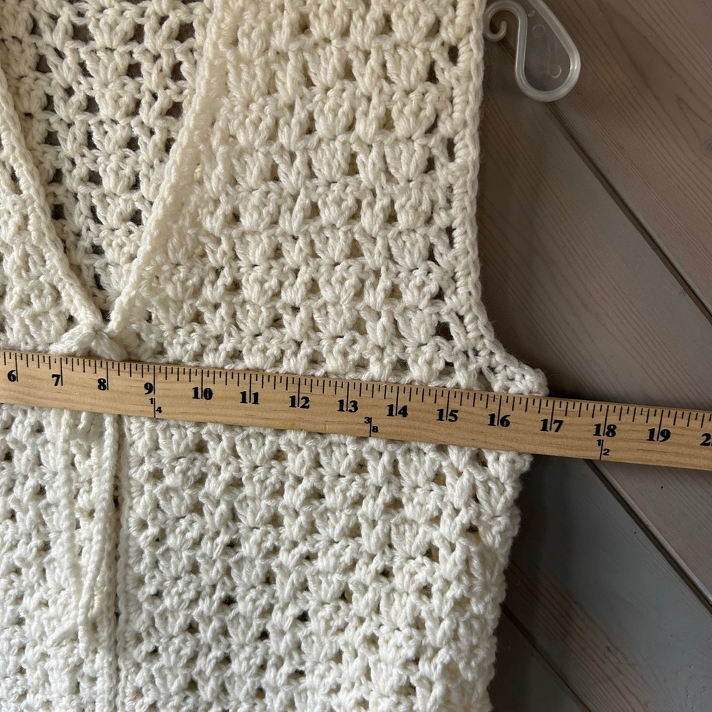 Vintage‎ Handmade Crochet Vest Cream Off White Boho Shell Stitch Front Tie Top - Picture 3 of 4